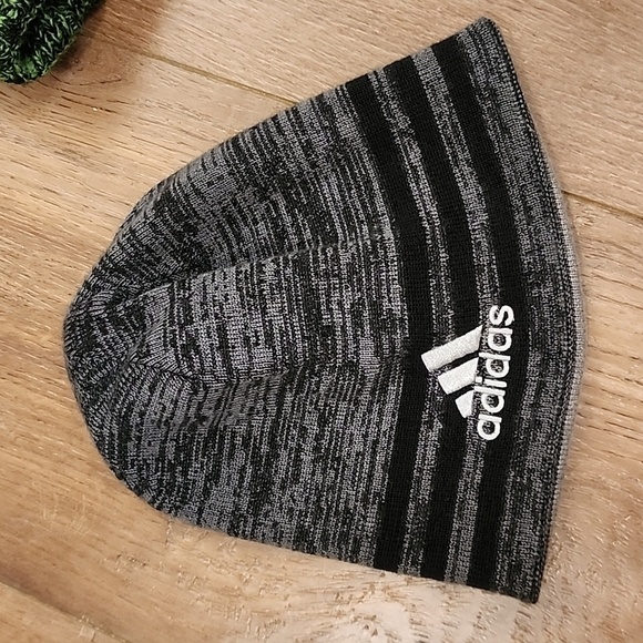Bundle of 5 Ski Caps Beanies Winter Knit Hats Pom Pom Cozy The North Face Adidas - Picture 5 of 6
